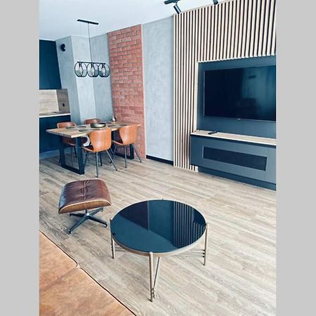 Appartement Apartament Manufaktura Z Bezplatnym Parkingiem à Łódź Extérieur photo
